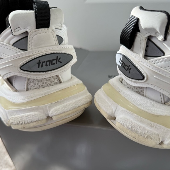 BALENCIAGO: WOMEN'S TRACK SNEAKER IN WHITE - Picture 7 of 17